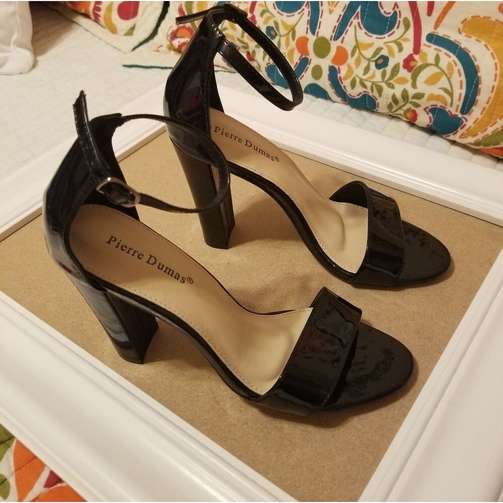 Pierre Dumas Debbie Black Patent Chunky Heel Ankle Strap Pumps 7M